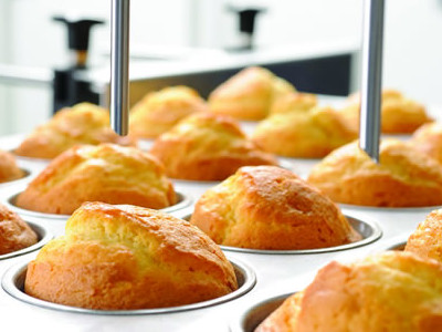 ultim-production A spicy yet sweet rendition of traditional cornbread. The combination of ginger and cayenne pepper give a slight bite while the honey and cinnamon offset via subtle sweetness. Great paired with a spicy chili! Or served with Spicy Honey Butter.