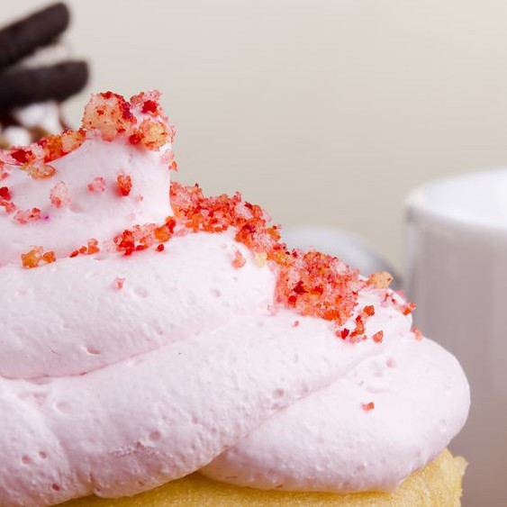 buttercream-frosting-cupcake Although a simple frosting, buttercream is one of the most popular.