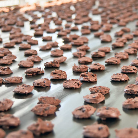 Chemically-leavened frozen goods_cookies Chemically-leavened frozen goods are bakery products such as cookies that instead of being baked after mixing and forming, undergo freezing.