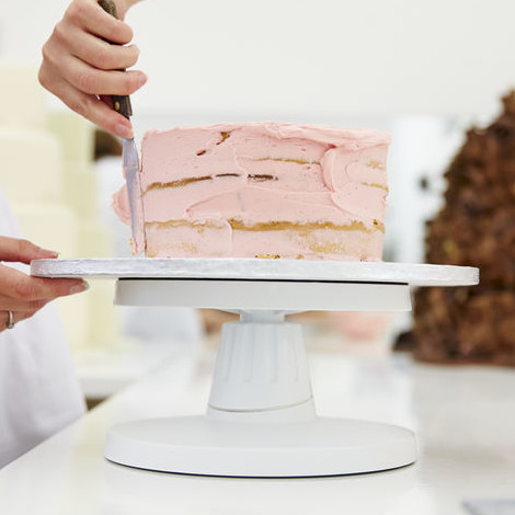 frosting_bakery In its most basic form, frosting is the combination of sugar and some liquid such as water or milk.